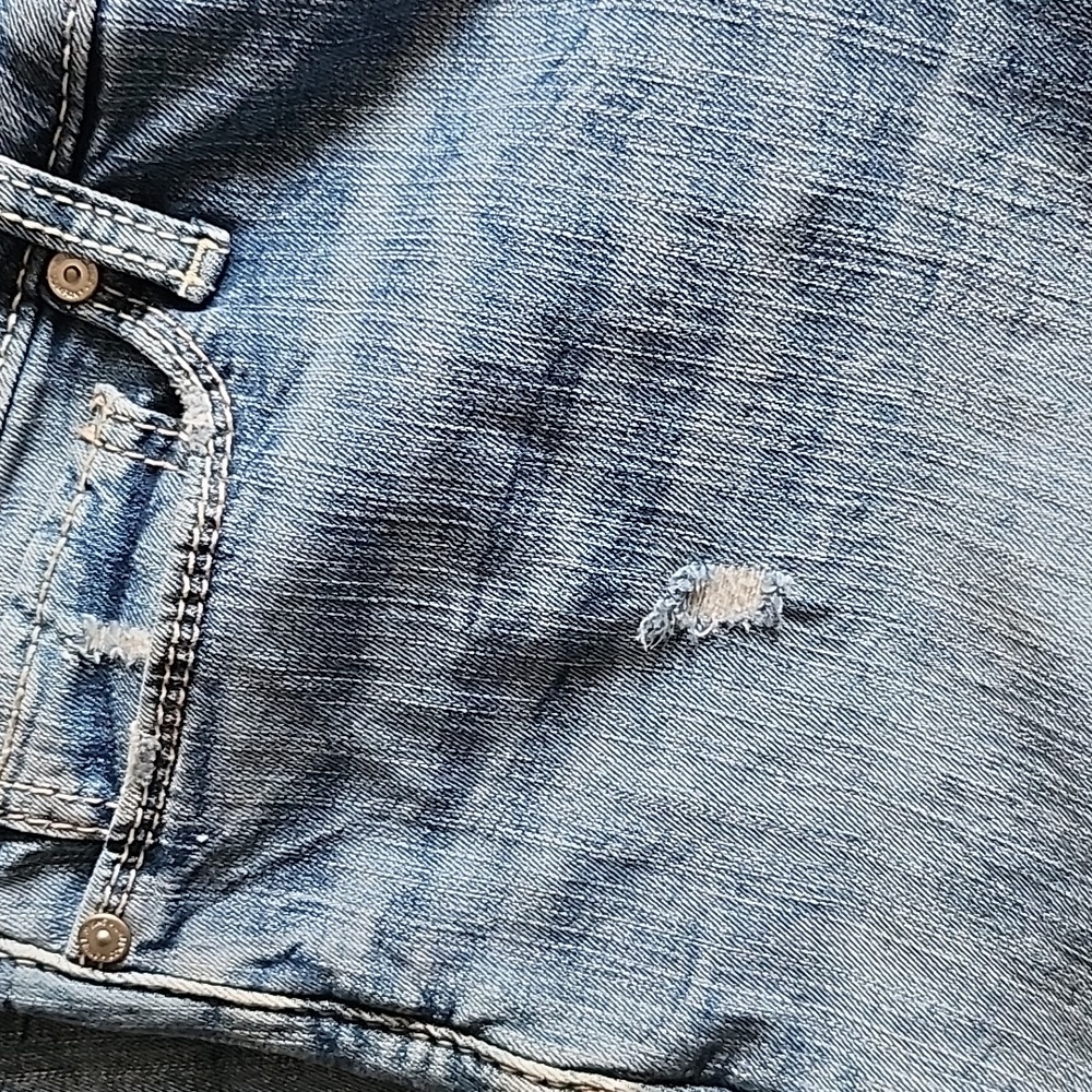 Silver Jeans Suki Capri - Picture 4 of 6
